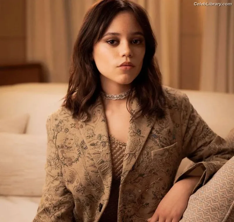 Jenna Ortega photo 8 of 5476