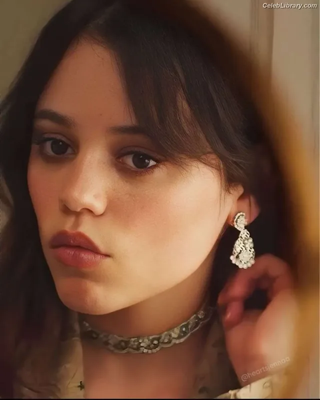 Jenna Ortega photo 9 of 5476