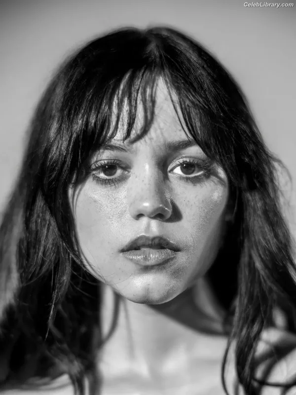 Jenna Ortega photo 13 of 5476