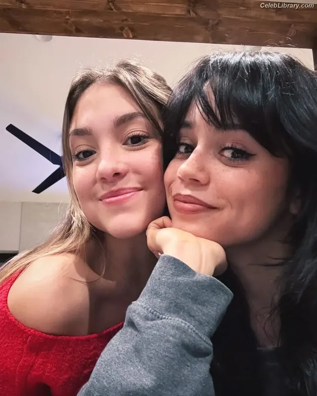 Jenna Ortega photo 16 of 5476