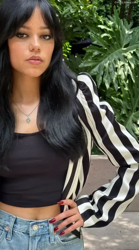 Jenna Ortega photo 10 of 5476