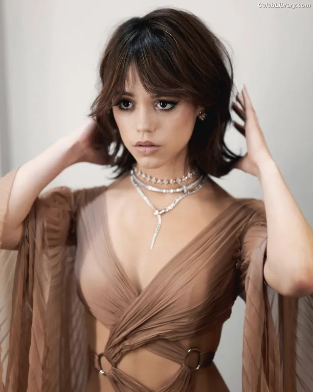 Jenna Ortega photo 18 of 5476