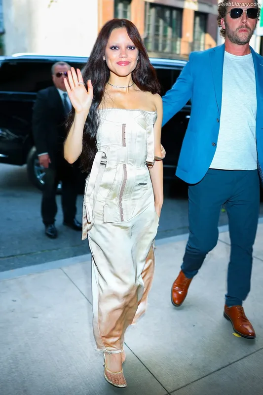 Jenna Ortega photo 19 of 5476