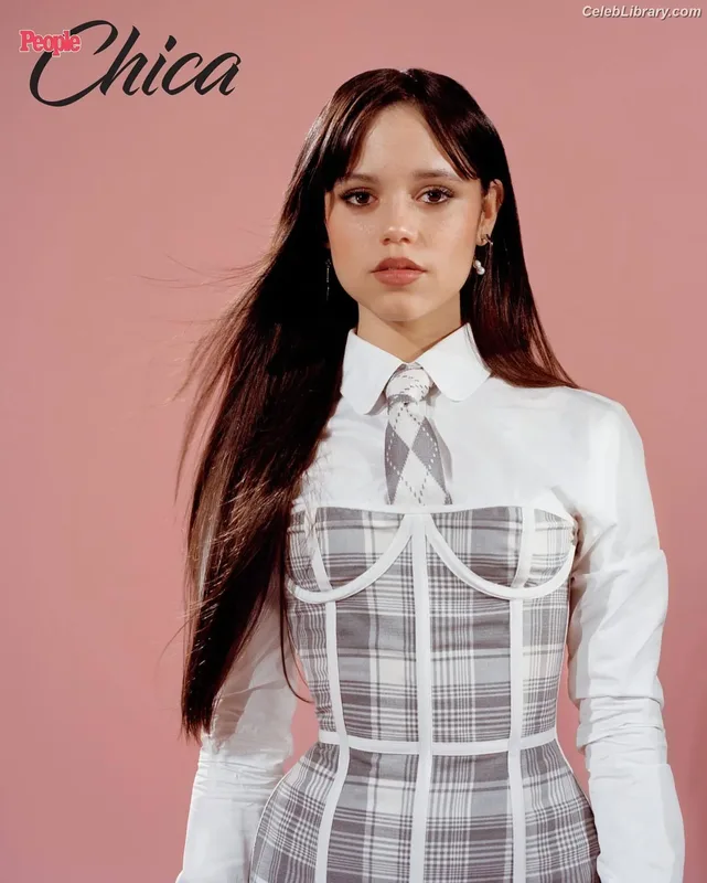 Jenna Ortega photo 5 of 5476
