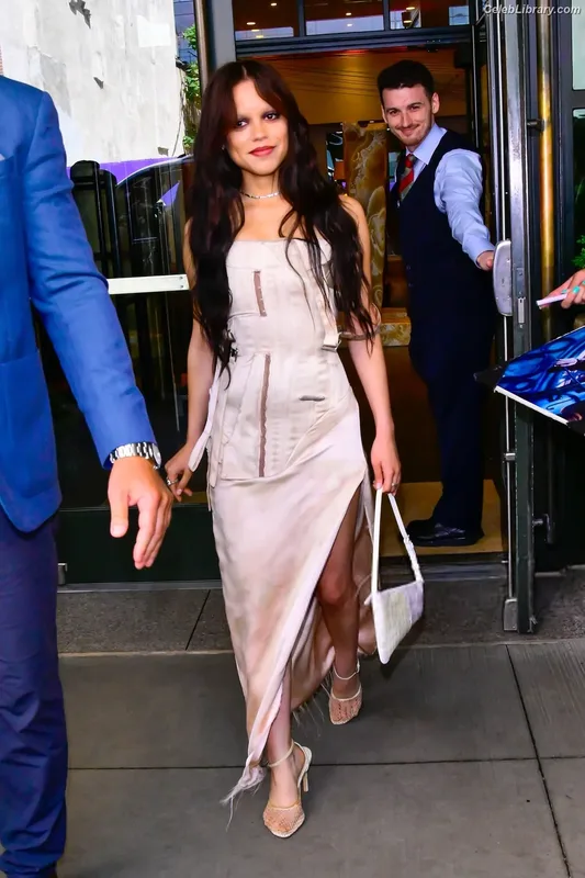 Jenna Ortega photo 8 of 5476
