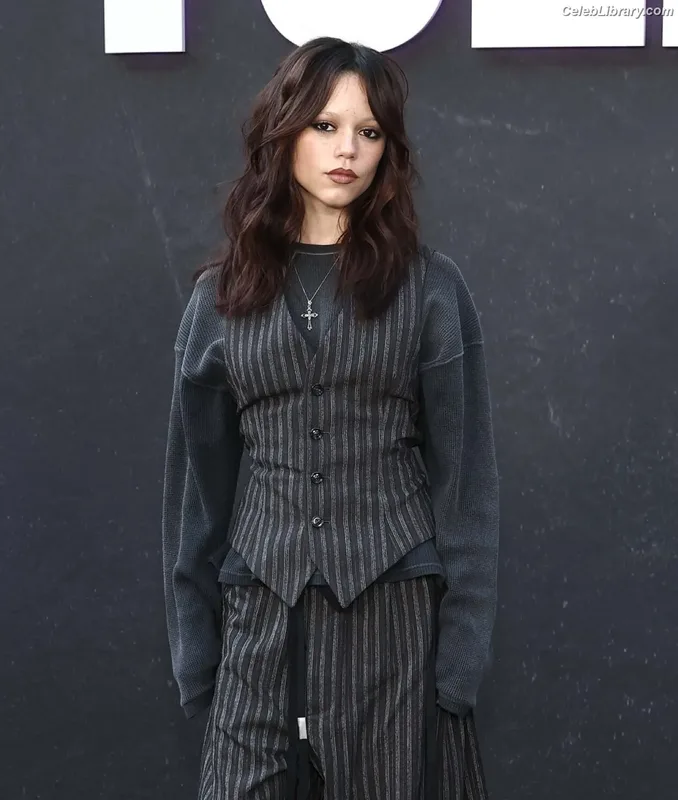 Jenna Ortega photo 15 of 5476