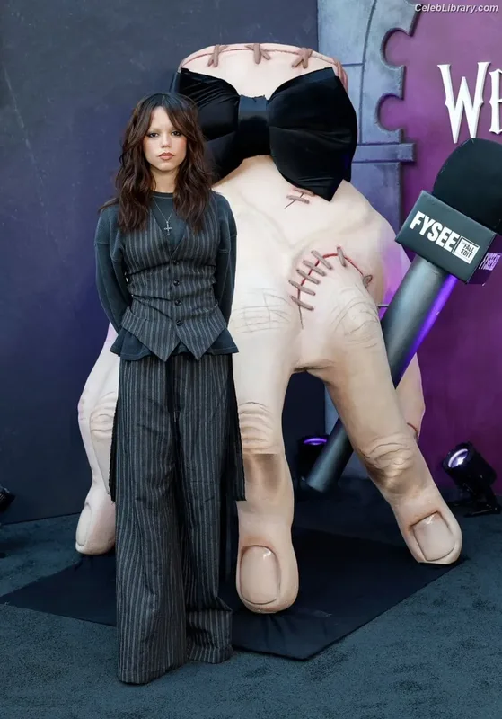 Jenna Ortega photo 17 of 5476