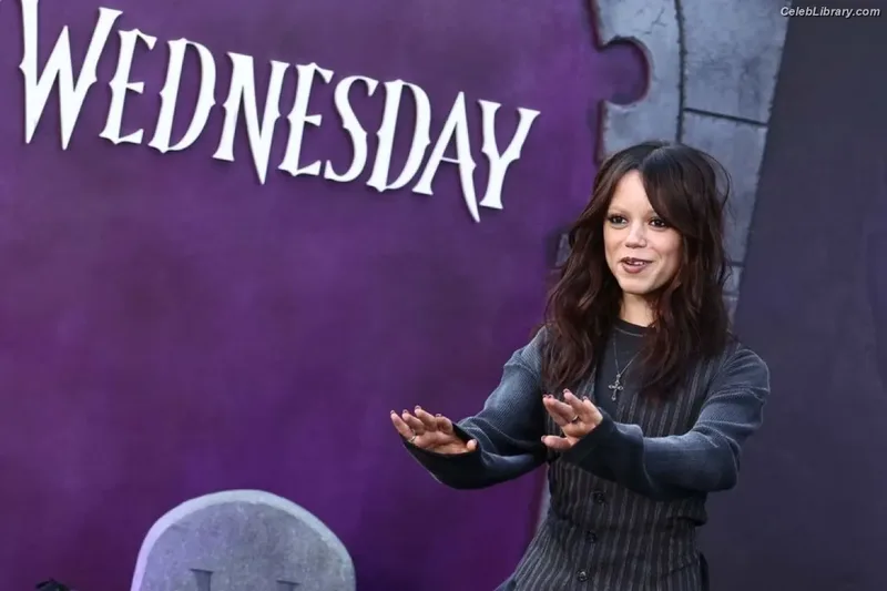 Jenna Ortega photo 19 of 5476