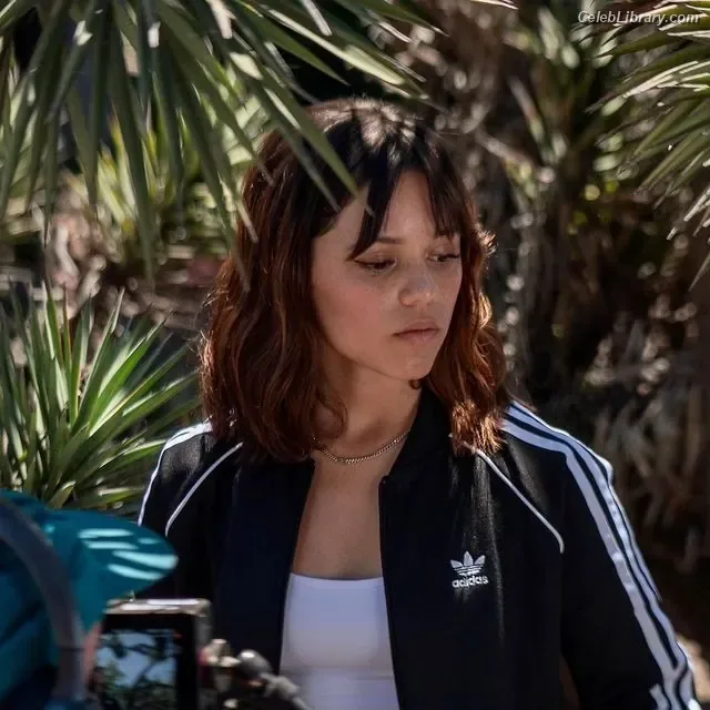 Jenna Ortega photo 2 of 5476