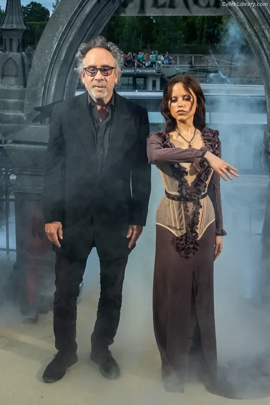Jenna Ortega photo 4 of 5476