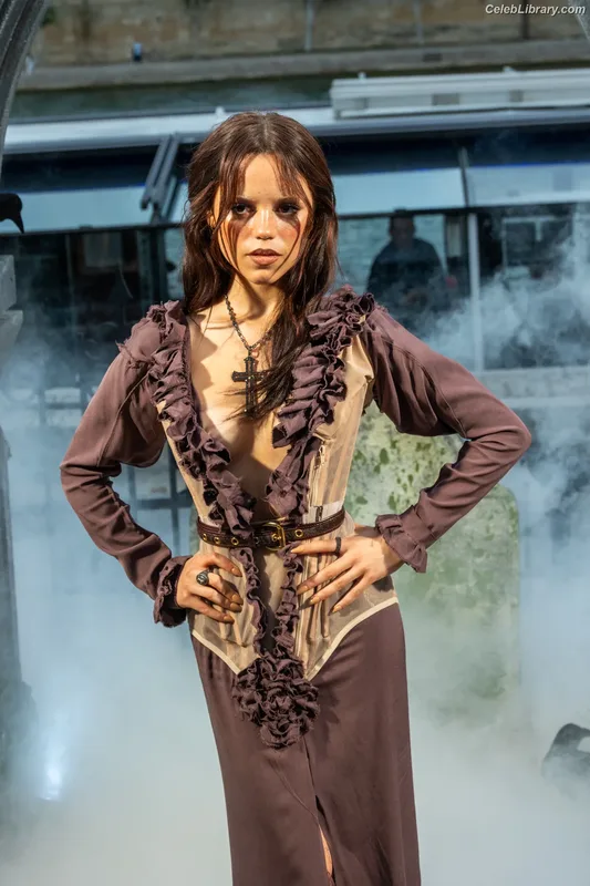 Jenna Ortega photo 13 of 5476