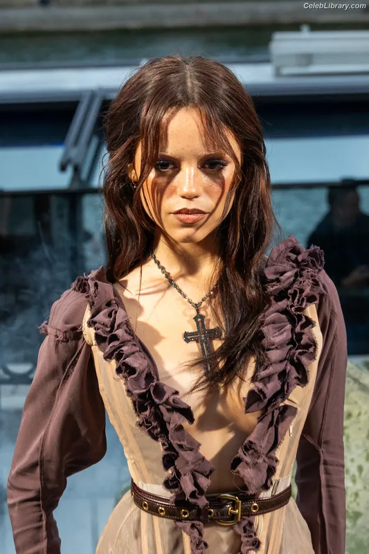 Jenna Ortega photo 15 of 5476