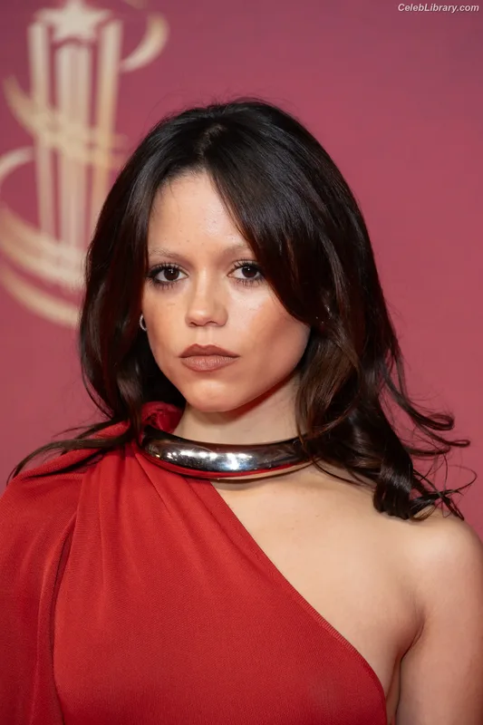 Jenna Ortega photo 13 of 5476