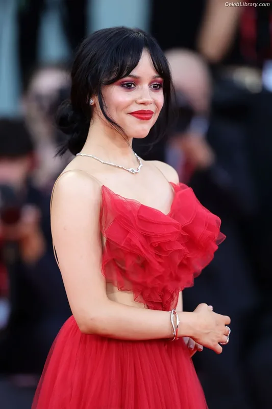 Jenna Ortega photo 15 of 5476