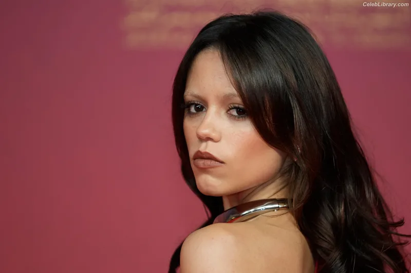 Jenna Ortega photo 7 of 5476