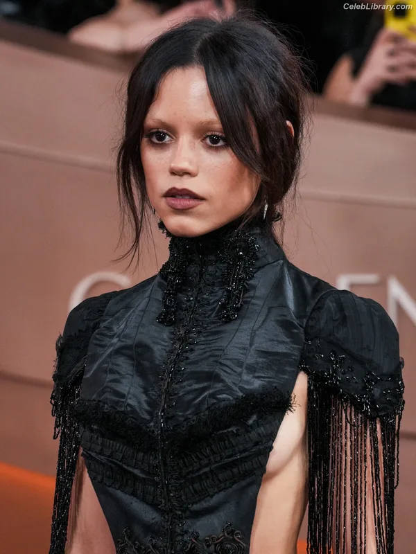 Jenna Ortega photo 23 of 5476