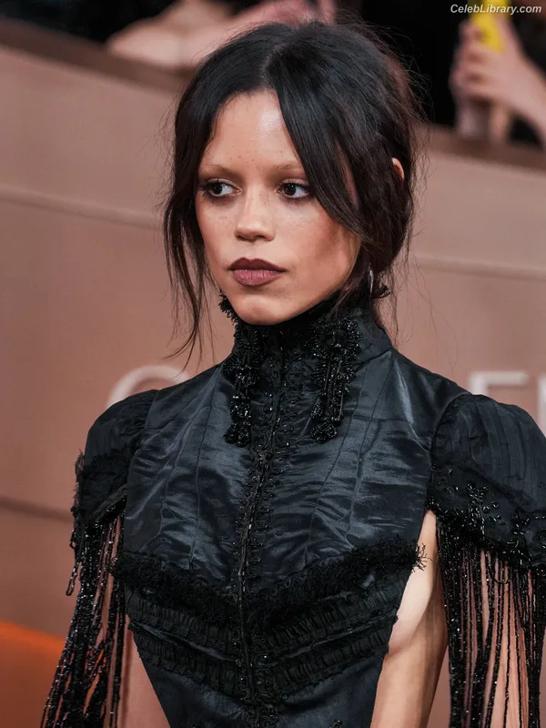 Jenna Ortega photo 5 of 5476