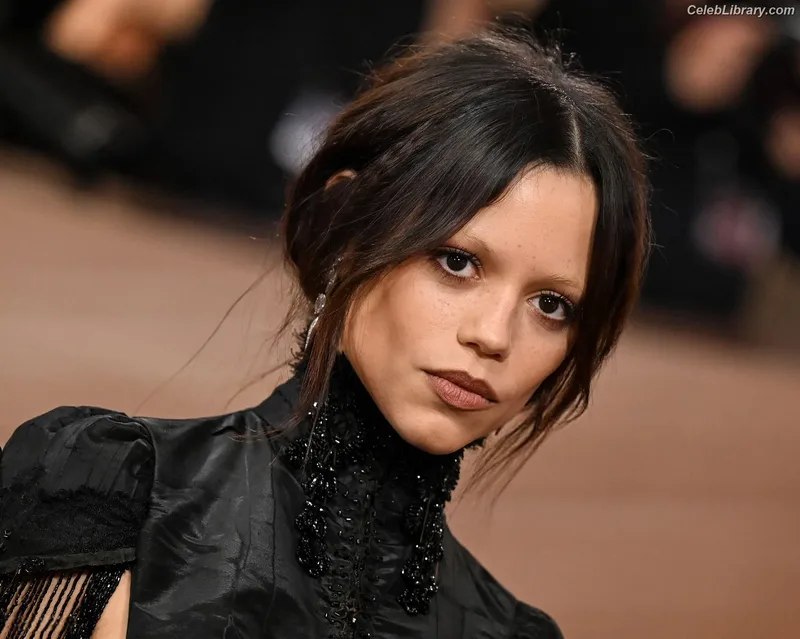 Jenna Ortega photo 17 of 5476