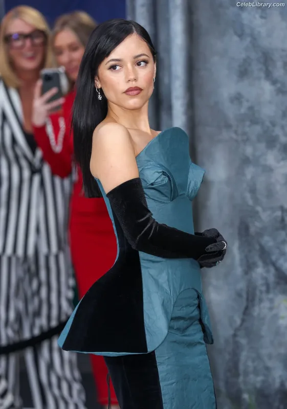 Jenna Ortega photo 19 of 5476