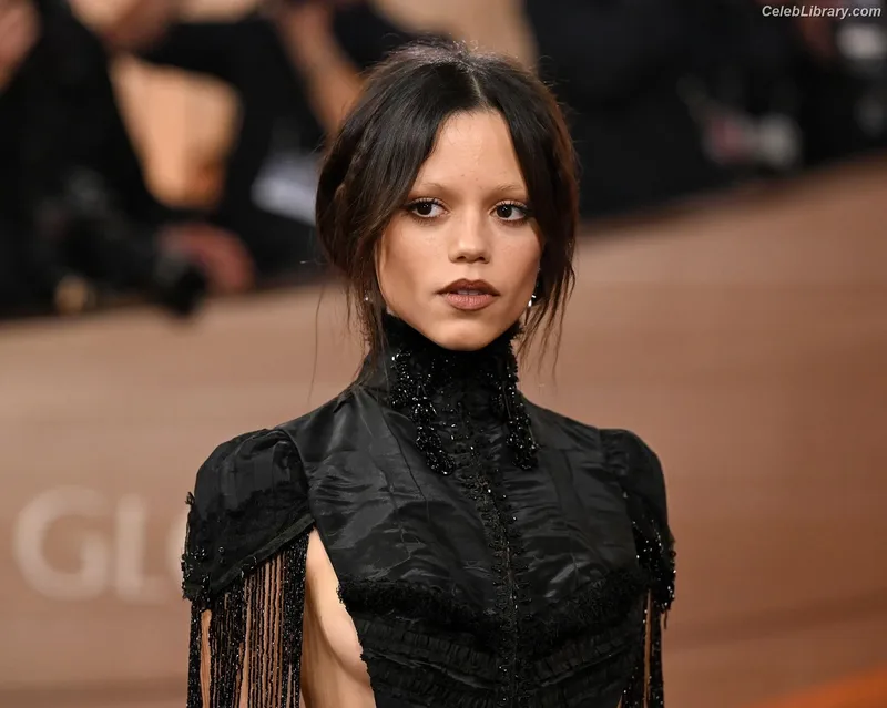 Jenna Ortega photo 5 of 5476