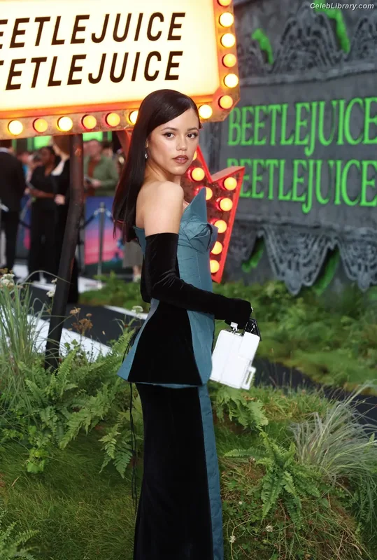 Jenna Ortega photo 17 of 5476