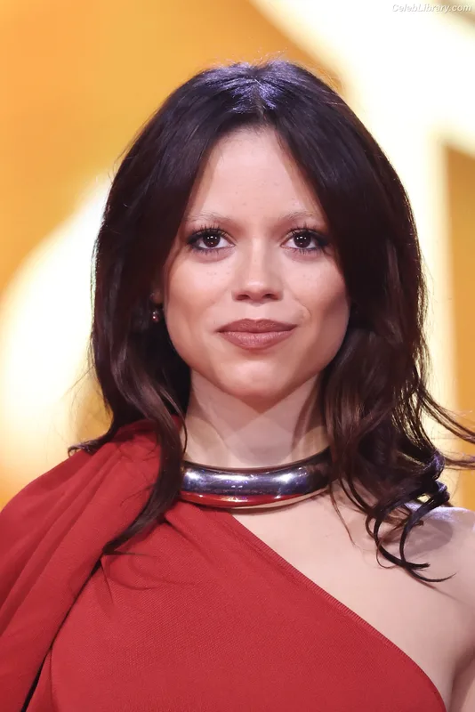 Jenna Ortega photo 5 of 5476