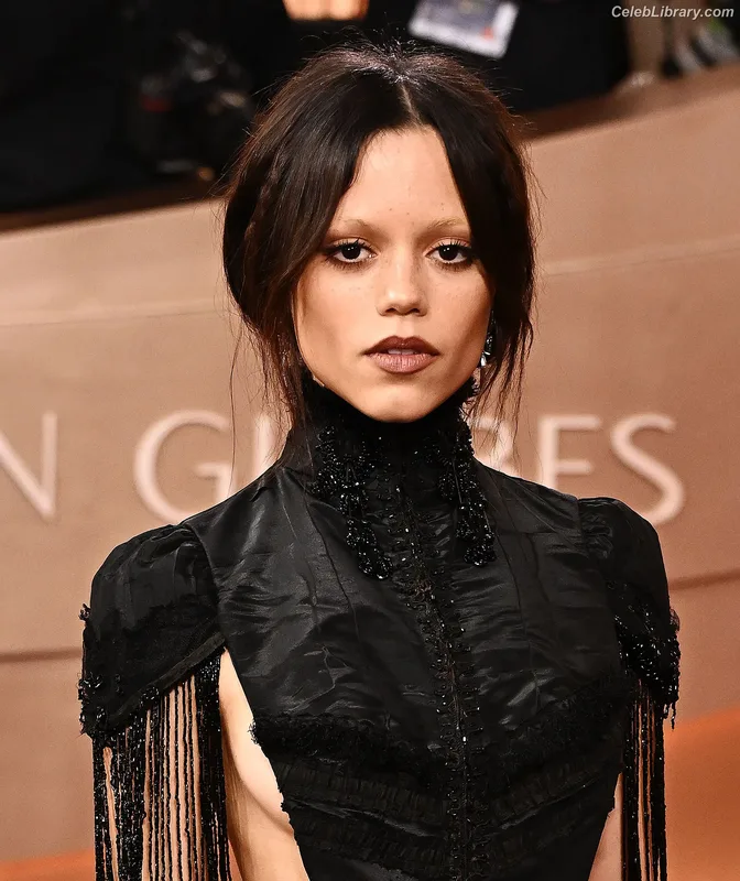Jenna Ortega photo 5 of 5476
