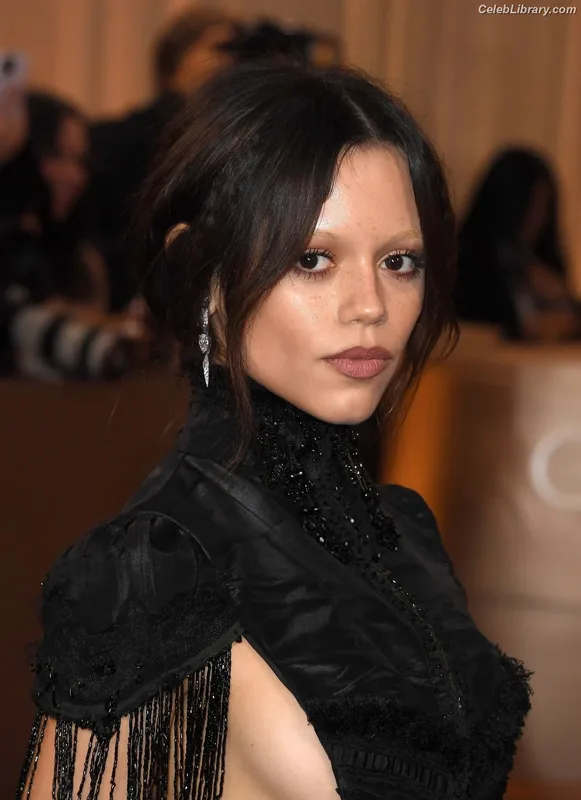 Jenna Ortega photo 16 of 5476