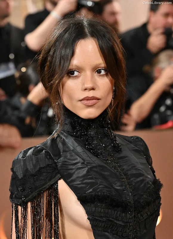 Jenna Ortega photo 9 of 5476