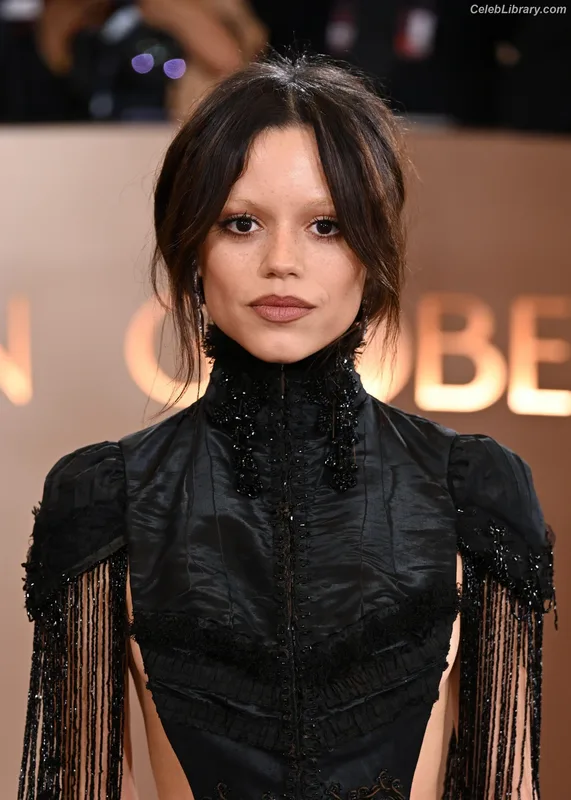 Jenna Ortega photo 8 of 5476