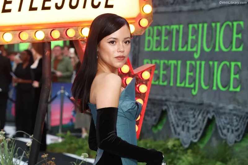 Jenna Ortega photo 15 of 5476