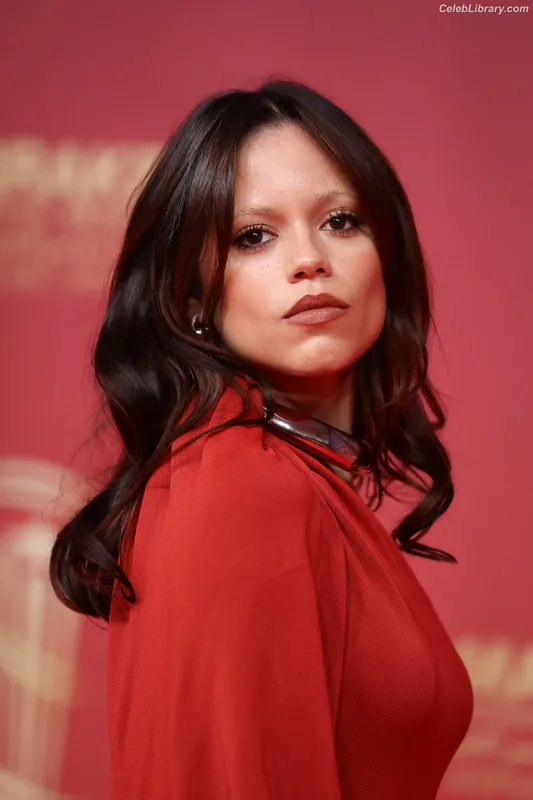 Jenna Ortega photo 15 of 5476