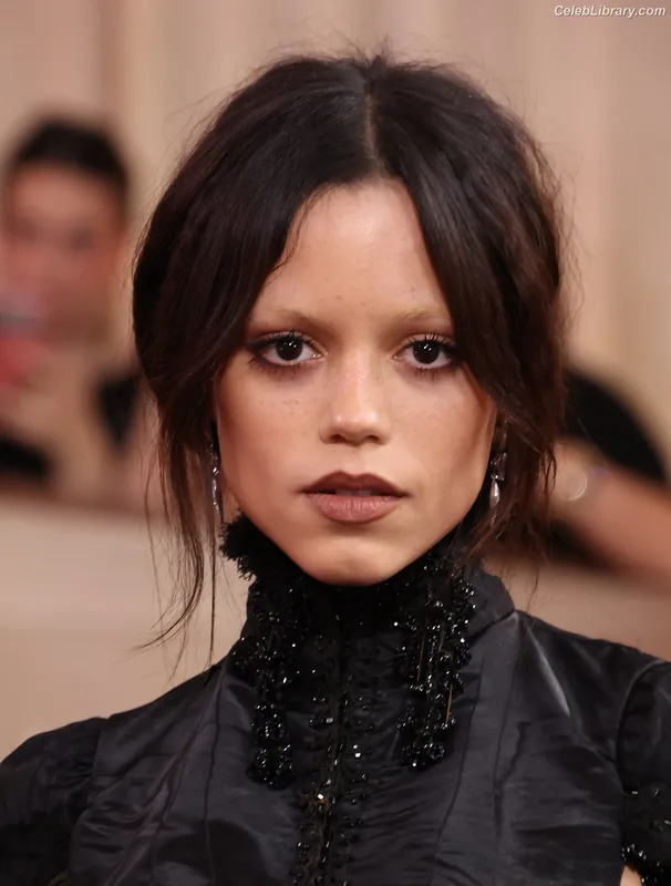 Jenna Ortega photo 2 of 5476