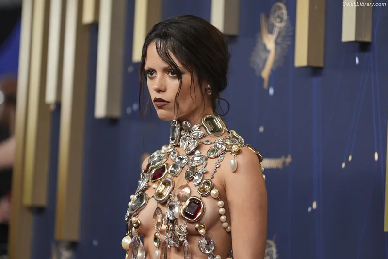 Jenna Ortega photo 5 of 5476