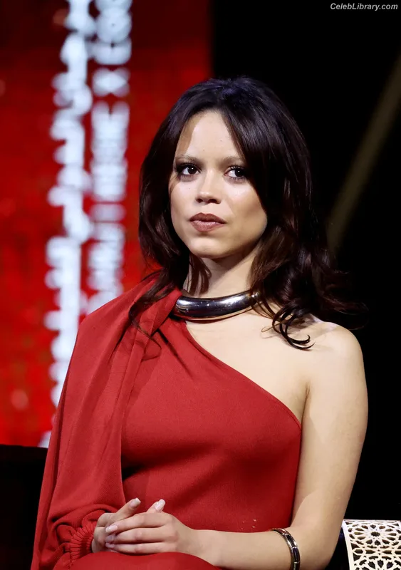 Jenna Ortega photo 9 of 5476
