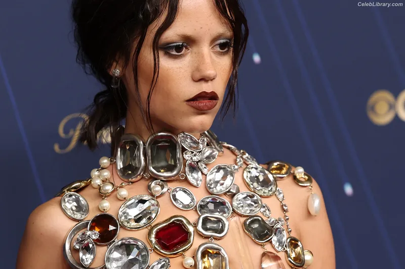 Jenna Ortega photo 1 of 5476