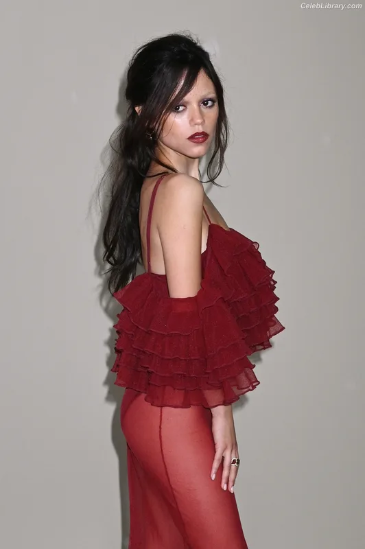 Jenna Ortega photo 23 of 5476