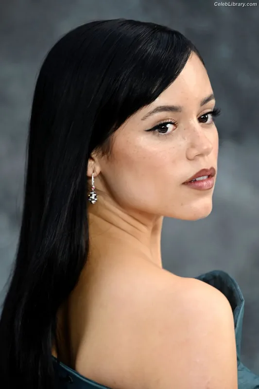 Jenna Ortega photo 10 of 5476