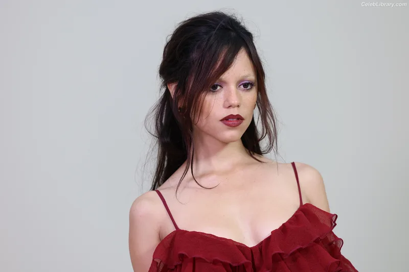 Jenna Ortega photo 6 of 5476