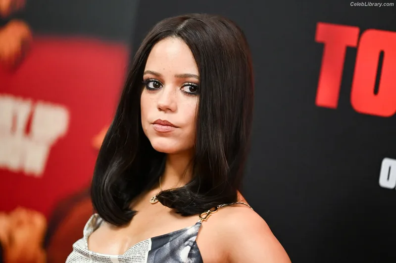 Jenna Ortega photo 11 of 5476