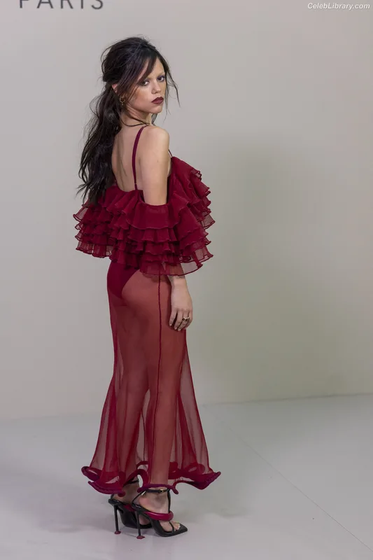 Jenna Ortega photo 5 of 5476