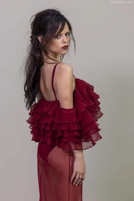 Jenna Ortega photo 9 of 5476