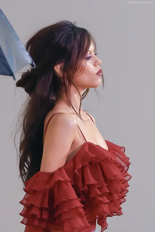 Jenna Ortega photo 6 of 5476