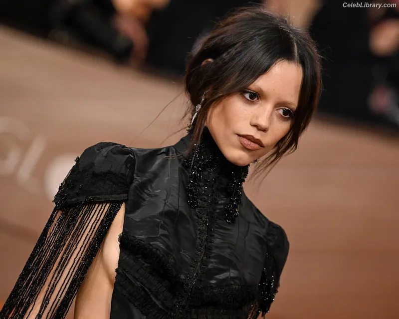 Jenna Ortega photo 3 of 5476