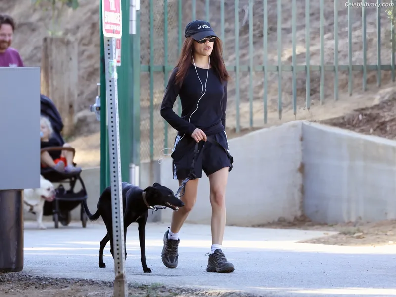 Jenna Ortega photo 5 of 5476