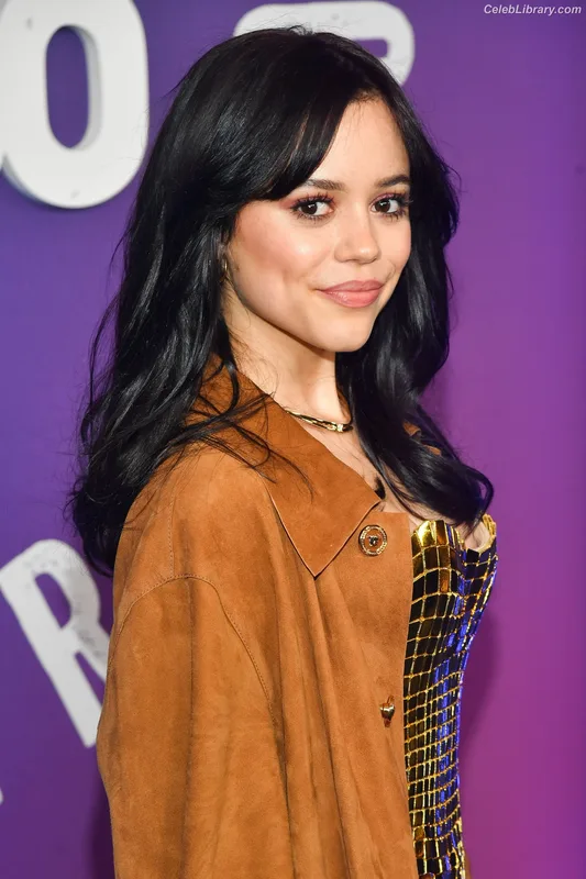 Jenna Ortega photo 2 of 5476