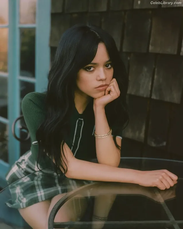 Jenna Ortega photo 10 of 5476