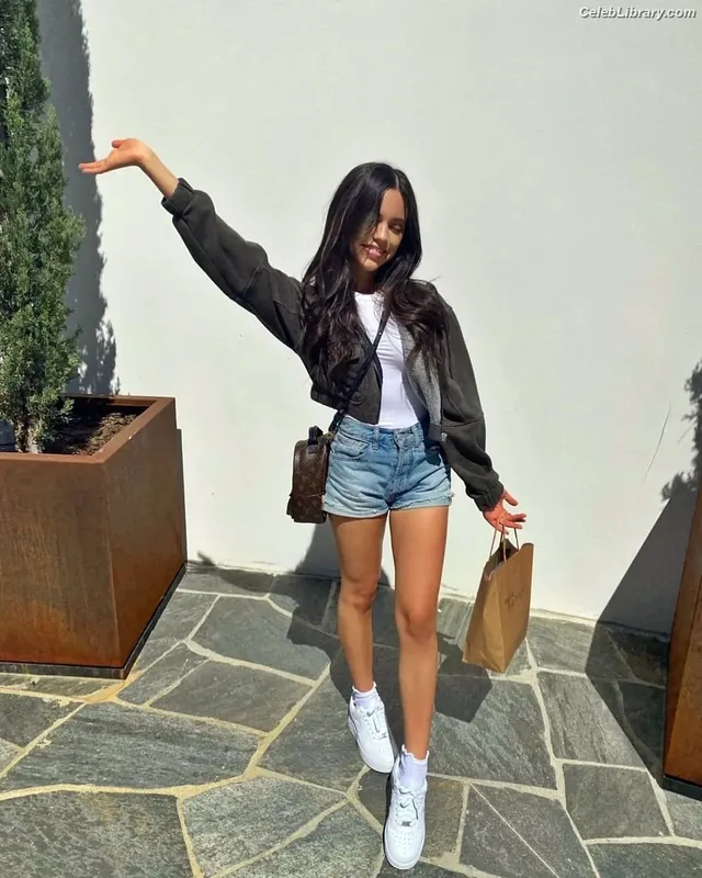 Jenna Ortega photo 15 of 5476