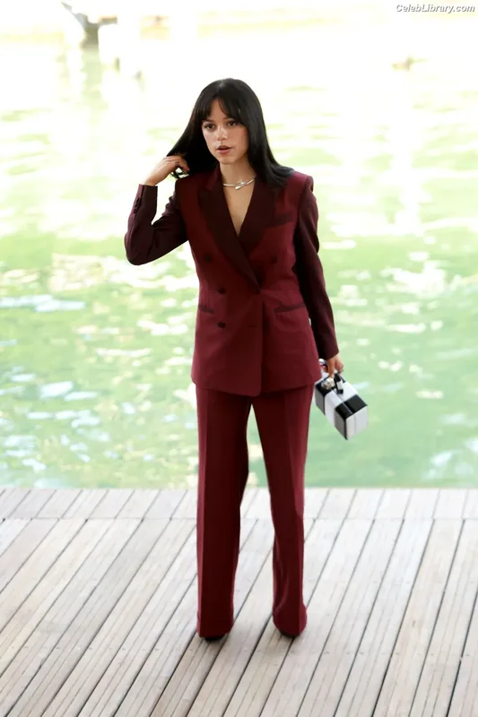 Jenna Ortega photo 6 of 5476