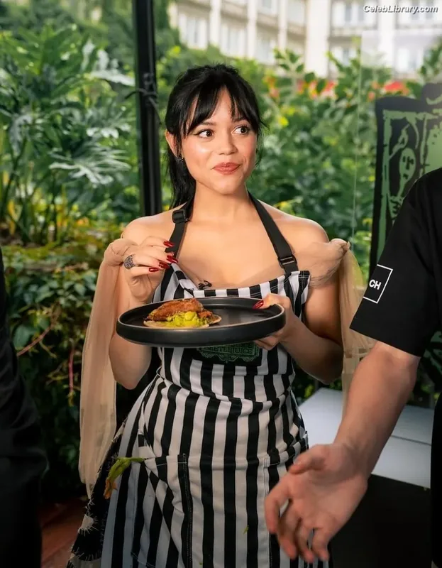 Jenna Ortega photo 6 of 5476